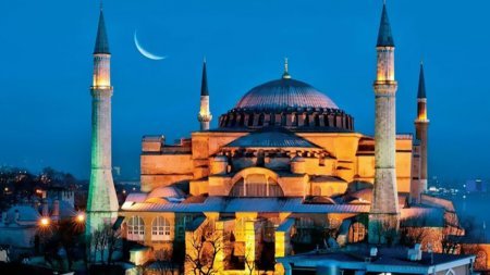 Достопримечательности Турции: «Защитник» в Айя-Софии